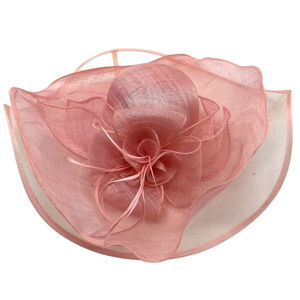 Chapeau capeline de mariage en sisal décoré d'une fleur