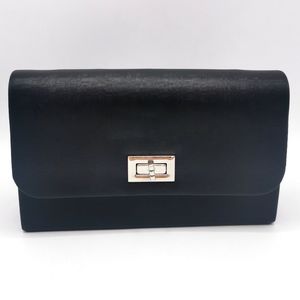 Sac à main pochette à rabat avec fermeture en tourniquet