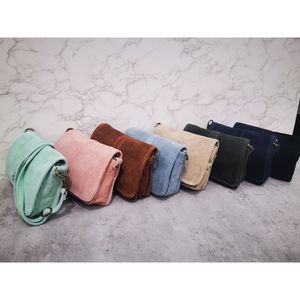 Sac bandoulière en croûte de cuir avec rabat magnétique