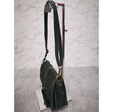 Sac bandoulière en croûte de cuir avec rabat magnétique