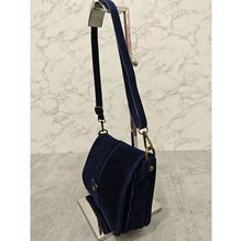 Sac bandoulière en croûte de cuir avec rabat magnétique