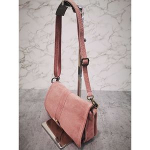 Sac bandoulière en croûte de cuir avec rabat magnétique