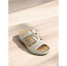 Mules sur talon compensé en simili cuir avec perforations