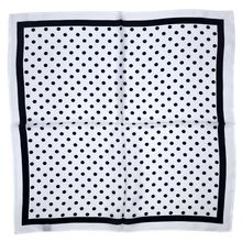 Foulard carré 52x52 en soie avec motif petits pois