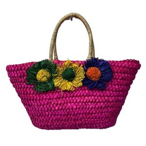 Sac de plage en paille fait à la main avec trois fleurs appliquées