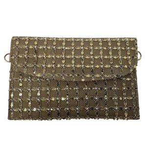 Pochette en toile de jute ornée de petites paillettes et des perles