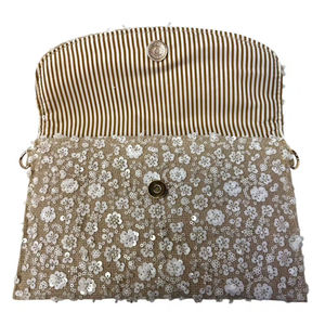 Pochette en toile de jute avec embellissement de séquins florales