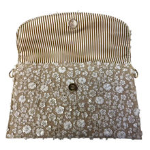 Pochette en toile de jute avec embellissement de séquins florales