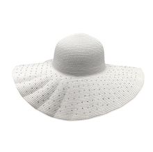 Chapeau capeline avec large bord ondulé à décoration de strass