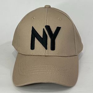 Casquette unie pour enfant ornée de la broderie "NY" à l’avant