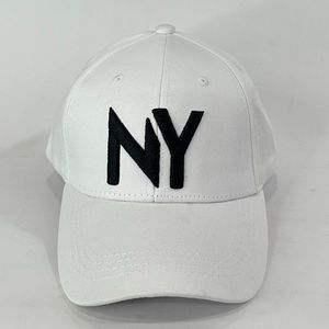Casquette unie pour enfant ornée de la broderie "NY" à l’avant