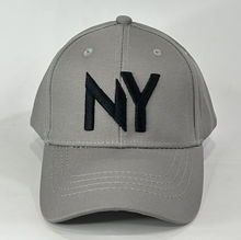 Casquette unie pour enfant ornée de la broderie "NY" à l’avant