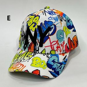 Casquette "NY" pour enfant avec des motifs aux couleurs vives