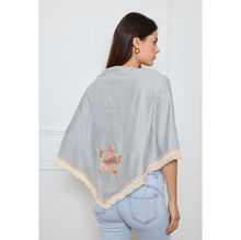 Cape à frange avec grande étoile en sequins au dos