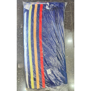 Serviette de plage douce à double fonctionnalité comme tapis