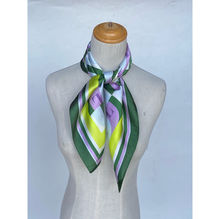 Foulard Carré à Motifs Géométriques