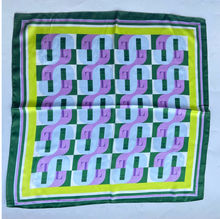 Foulard Carré à Motifs Géométriques