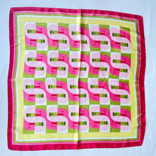 Foulard Carré à Motifs Géométriques