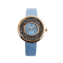 Montre femme avec boîtier rond serti de petits cristaux brillants