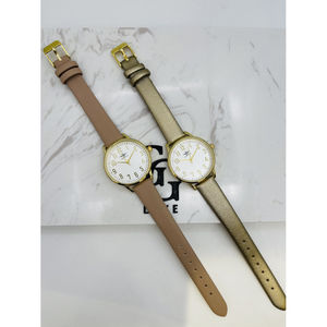 Montre ronde dorée avec cadran blanc 37 mm en chiffres arabes