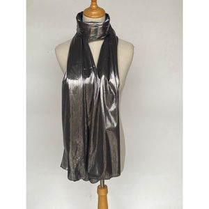 Écharpe brillante effet métallisé – élégance lumineuse en 100% viscose
