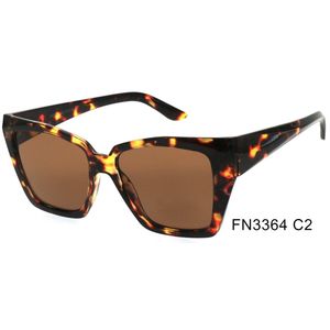 Lunettes de soleil femme de forme trapézoïdale avec des angles adoucis