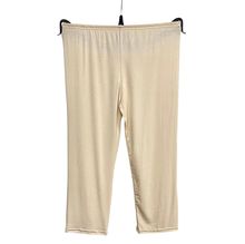 Legging court réalisé en viscose extensible d'une couleur unie