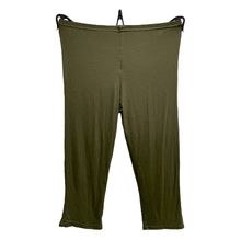 Legging court réalisé en viscose extensible d'une couleur unie