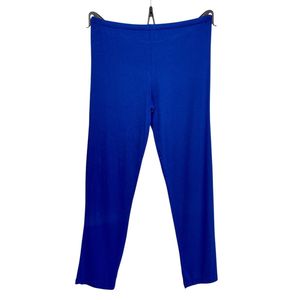 Legging d'une coupe capri fait de tissu uni en viscose stretch