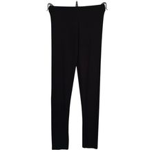 Legging d'une coupe capri fait de tissu uni en viscose stretch