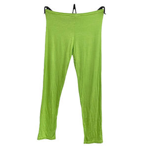 Legging d'une coupe capri fait de tissu uni en viscose stretch