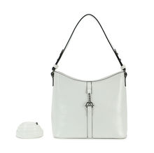 Sac à main hobo en simili cuir avec un pendentif à fermoir toggle