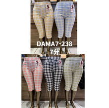 Pantacourt ajusté en matière élastique avec motif carreaux