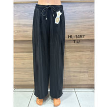 Pantalon coupe large fluide marqué par des plis fins et verticaux