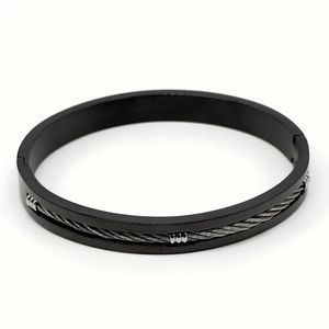 Bracelet en acier inoxydable noir avec un câble tressé