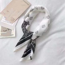 Petit foulard touché soie imprimée bandana bicolore - 3 pièces