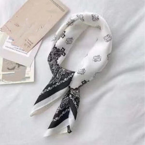 Petit foulard touché soie imprimée bandana bicolore - 12 pièces