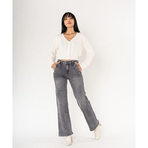 Pantalon jean flare détail poches en pétales et boutons