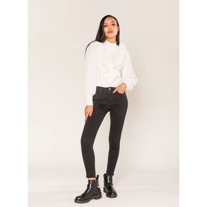 Pantalon jean skinny avec détail effiloché en bas