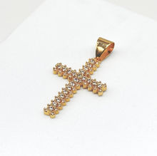 Collection de pendentifs en plaqués or avec symboles croix variés