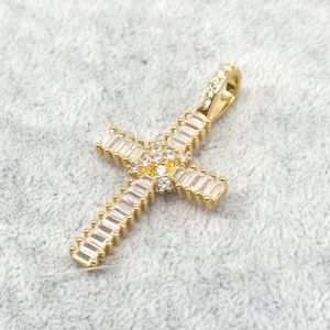 Collection de pendentifs en plaqués or avec symboles croix variés