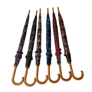 Parapluie canne avec motif carreaux et une ouverture automatique