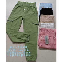 Pantalon cargo taille froncée avec élastique et 3 boutons décoratifs