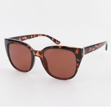 Lunettes de soleil femme protection UV avec un insert décoratif