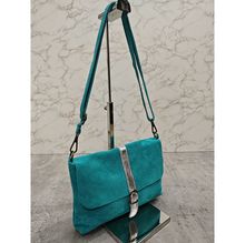 Sac bandoulière zippé en cuir toucher daim à fermeture par rabat aimanté