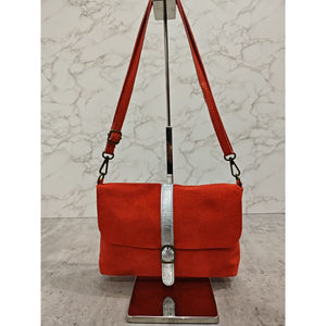 Sac bandoulière zippé en cuir toucher daim à fermeture par rabat aimanté