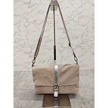 Sac bandoulière zippé en cuir toucher daim à fermeture par rabat aimanté