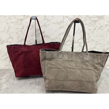 Sac cabas en croûte de cuire porté épaule avec un aspect  velouté et souple