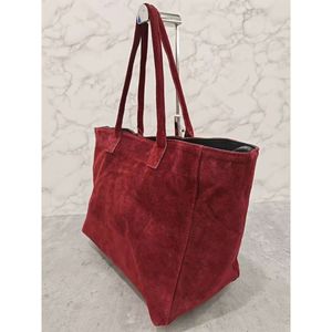 Sac cabas en croûte de cuire porté épaule avec un aspect  velouté et souple