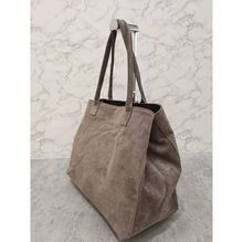 Sac cabas en croûte de cuire porté épaule avec un aspect  velouté et souple